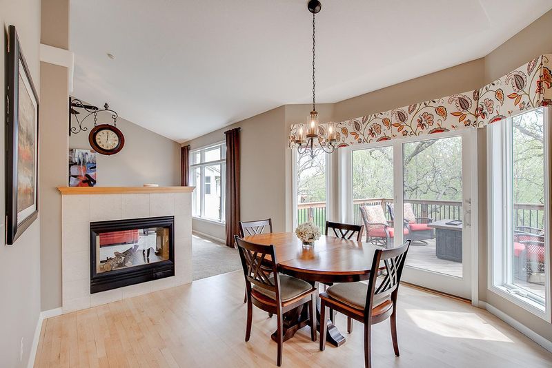 851 Heron Ave N, Oakdale, MN 55128
