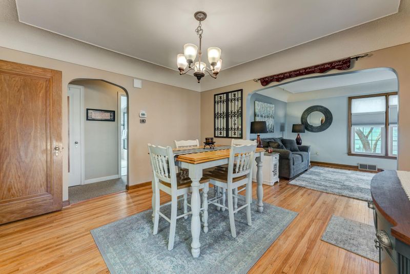 133 E 2nd St, Waconia, MN 55387