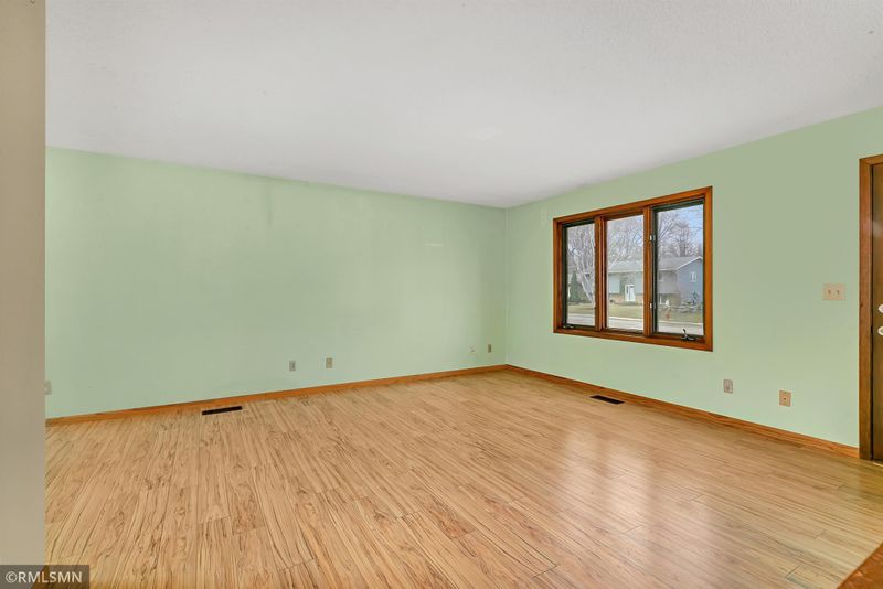 1000 Irene Ave, Willmar, MN 56201