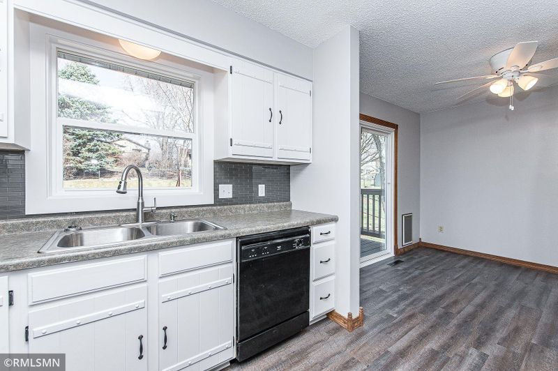 4231 Manor View Dr NW, Rochester, MN 55901