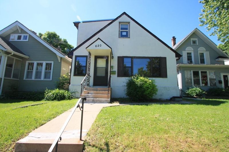 620 Hawthorne Ave E, Saint Paul, MN 55130