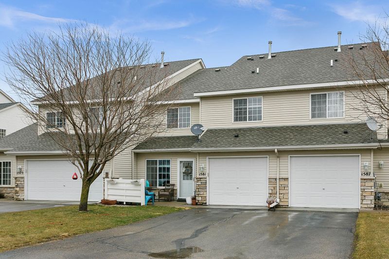 1581 Prosperity Ln, Waconia, MN 55387