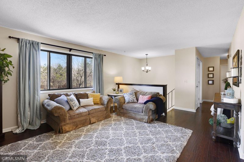 2815 Wimbledon Rg, Woodbury, MN 55125