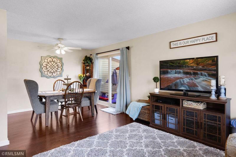 2815 Wimbledon Rg, Woodbury, MN 55125
