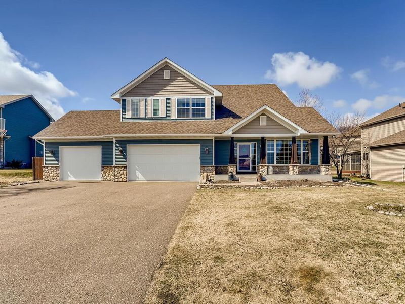 2411 Meadow Dr, Buffalo, MN 55313