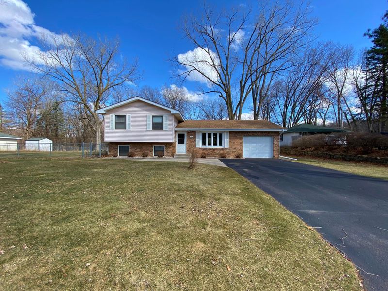 2080 Barclay St, Maplewood, MN 55109
