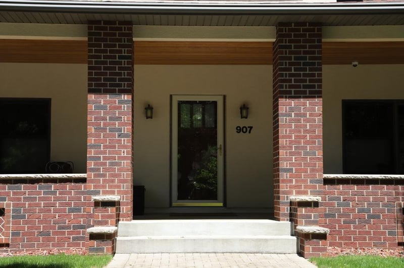 907 4th St E, Northfield, MN 55057
