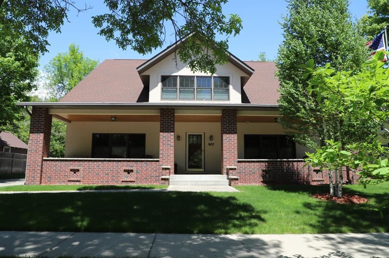 907 4th St E, Northfield, MN 55057