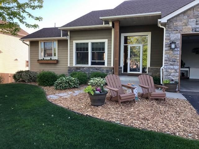 1866 Sandbar Cir, Waconia, MN 55387