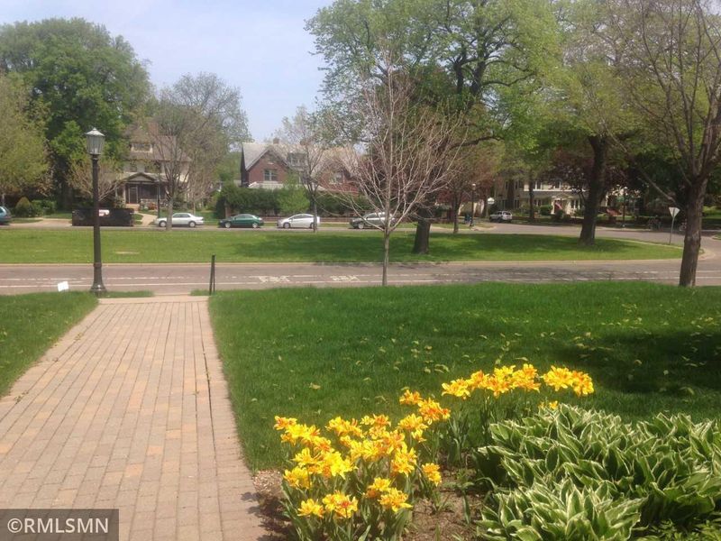 1410 Summit Ave, Saint Paul, MN 55105