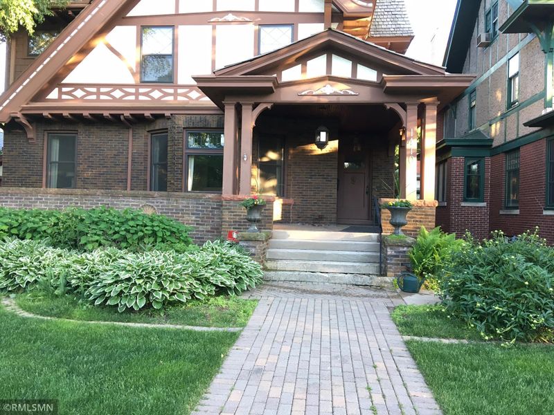 1410 Summit Ave, Saint Paul, MN 55105
