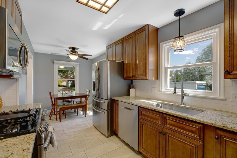 3809 Hampshire Ave N, Crystal, MN 55427