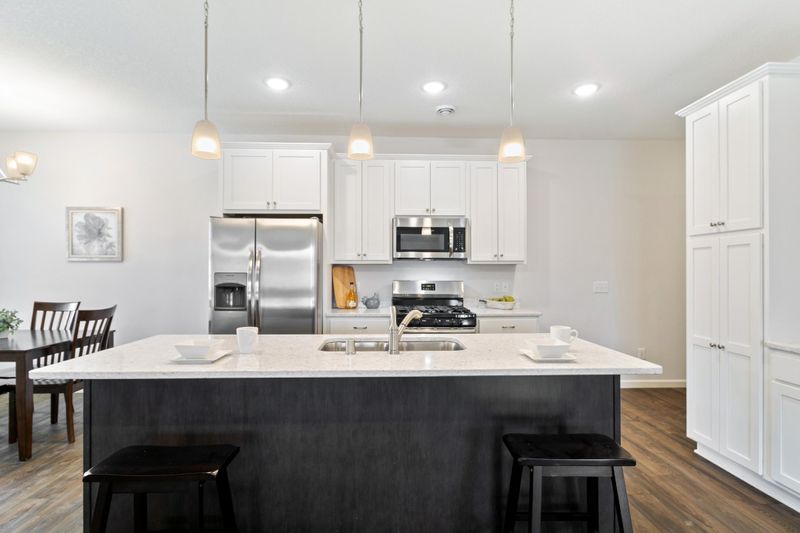 809 Rockford Ave E, Delano, MN 55328
