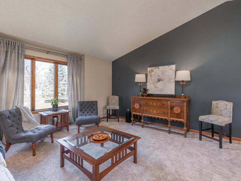 2698 Midvale Pl E, Maplewood, MN 55119