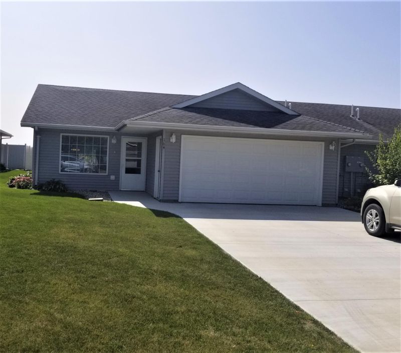 164 Ridgeview Dr, Pipestone, MN 56164