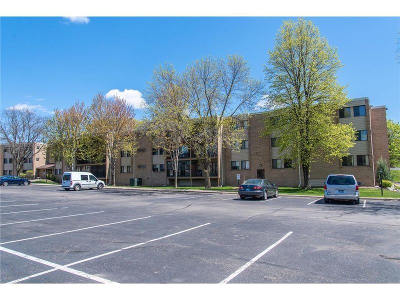 1887 Silver Bell Rd #111, Eagan, MN 55122