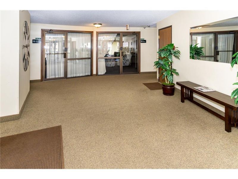 1887 Silver Bell Rd #111, Eagan, MN 55122