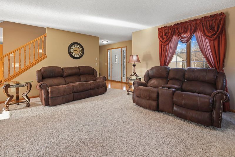 1704 W Oakes Dr, Saint Cloud, MN 56303