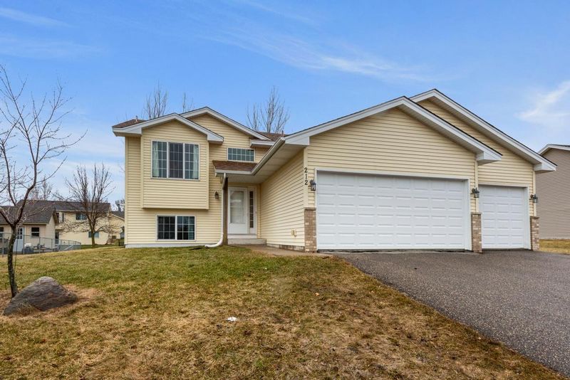 212 Ringneck Dr, Montrose, MN 55363