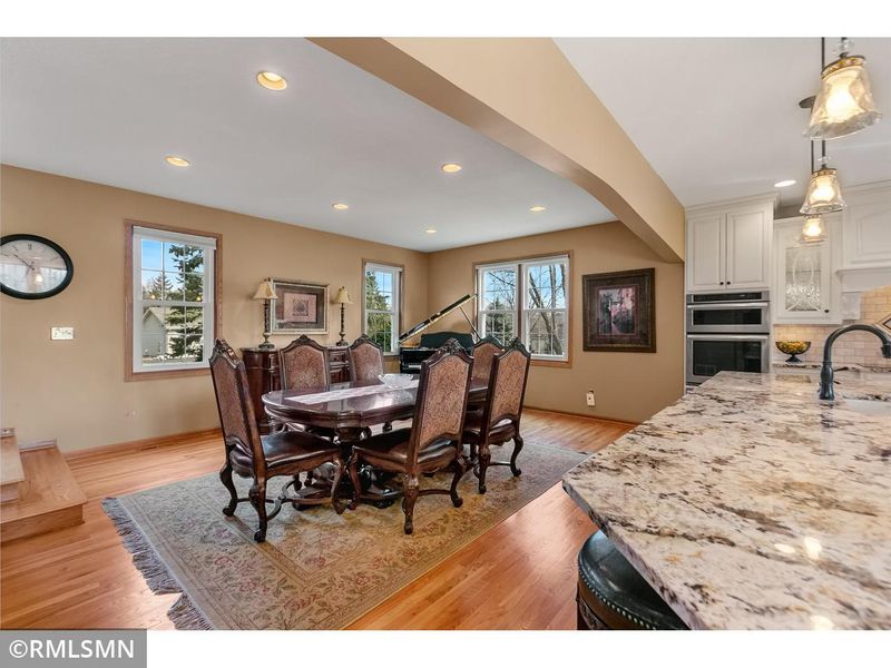 16813 Thatcher Rd, Eden Prairie, MN 55347