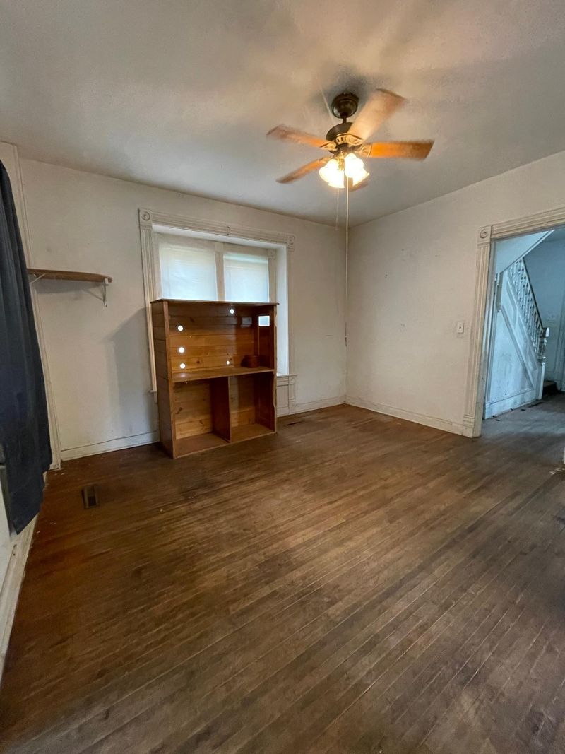 407 E Iowa St, Elmore, MN 56027