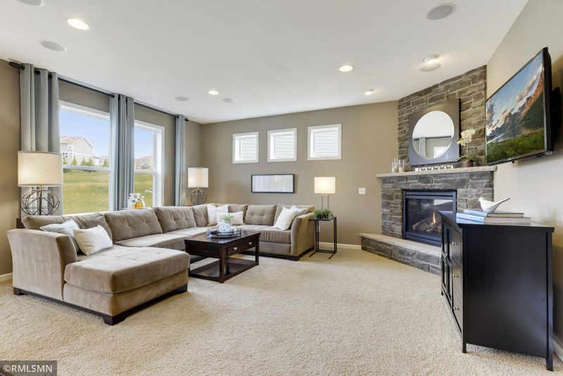 11460 Riverstone Trl, Woodbury, MN 55129