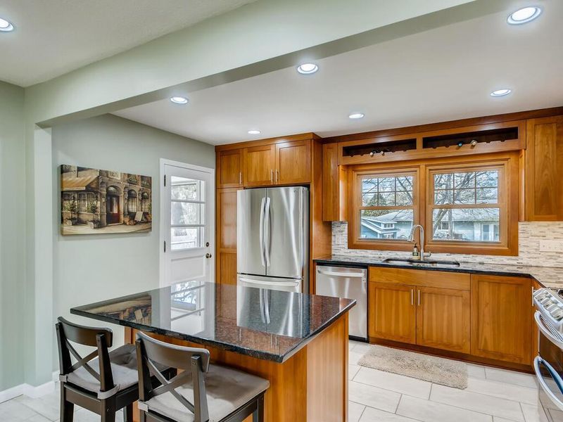 6916 W 23rd St, Saint Louis Park, MN 55426