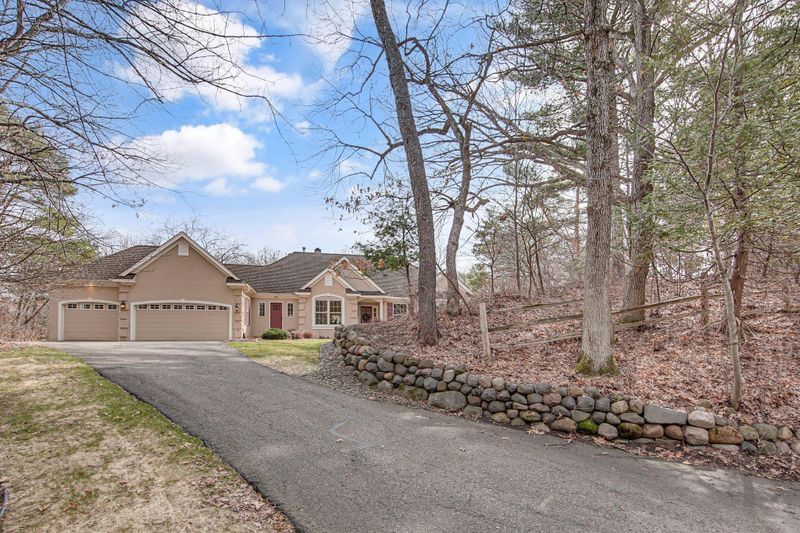 43 Evergreen Rd, Dellwood, MN 55110