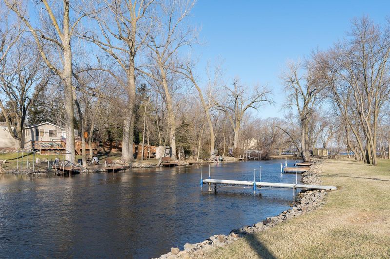 521 W Riverview Dr, Waterville, MN 56096