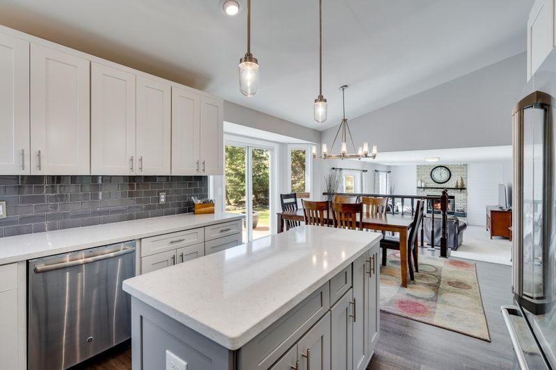 5307 River Wood Dr, Savage, MN 55378