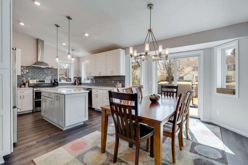 5307 River Wood Dr, Savage, MN 55378