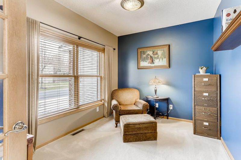 1352 Eagle Bluff Dr, Hastings, MN 55033