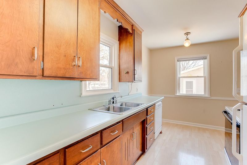 400 Layman Ln, Bloomington, MN 55420