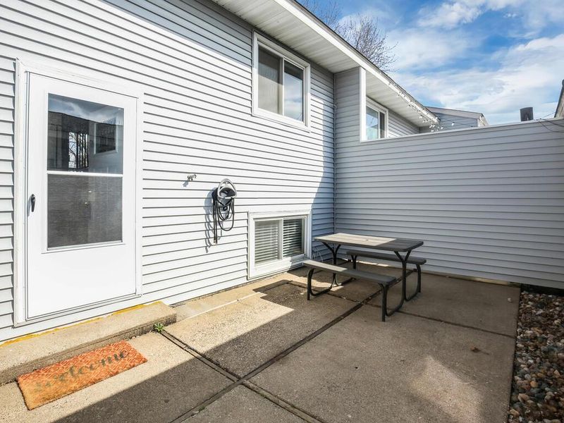 7725 Whitney Dr, Apple Valley, MN 55124