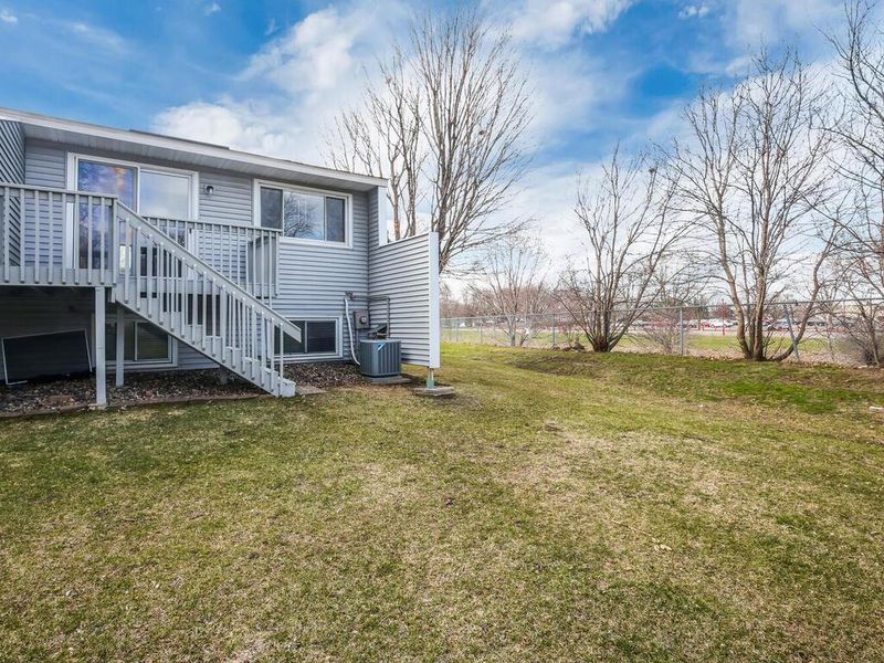 7725 Whitney Dr, Apple Valley, MN 55124