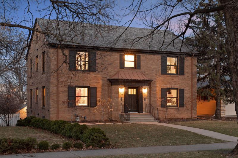 1330 Edgcumbe Rd, Saint Paul, MN 55116