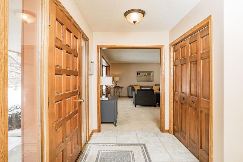 3609 W 99th St, Bloomington, MN 55431