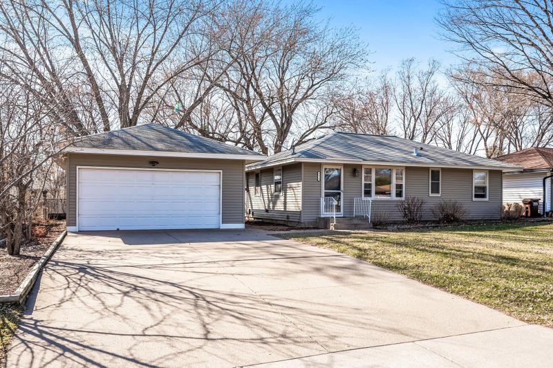 8458 Granada Ave S, Cottage Grove, MN 55016