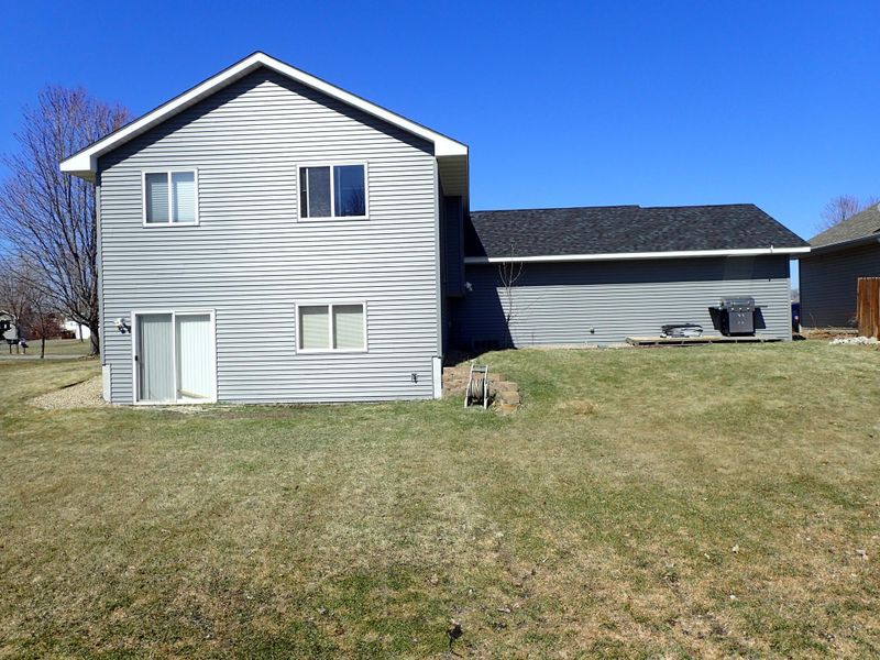 102 Bison Ct, Buffalo, MN 55313