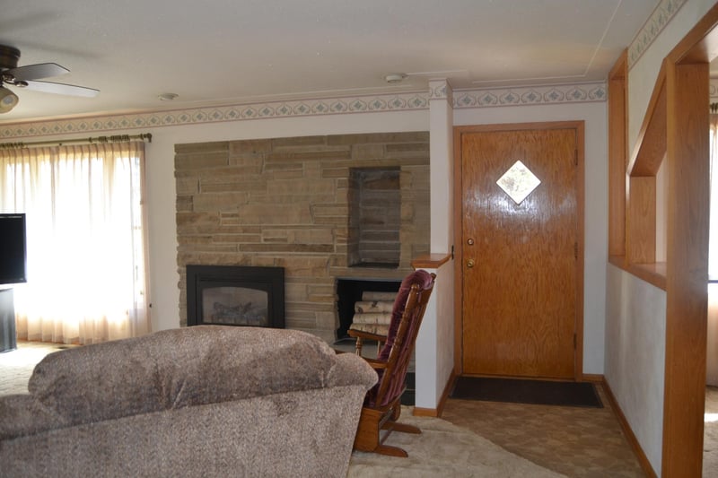 101 Sherwood Park Dr, Okabena, MN 56161