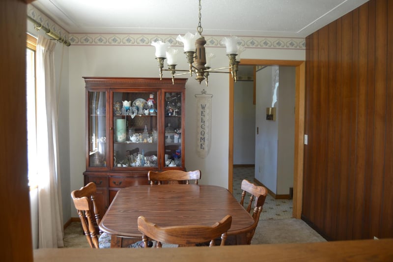 101 Sherwood Park Dr, Okabena, MN 56161