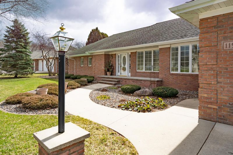1195 Ridge Rd, Owatonna, MN 55060