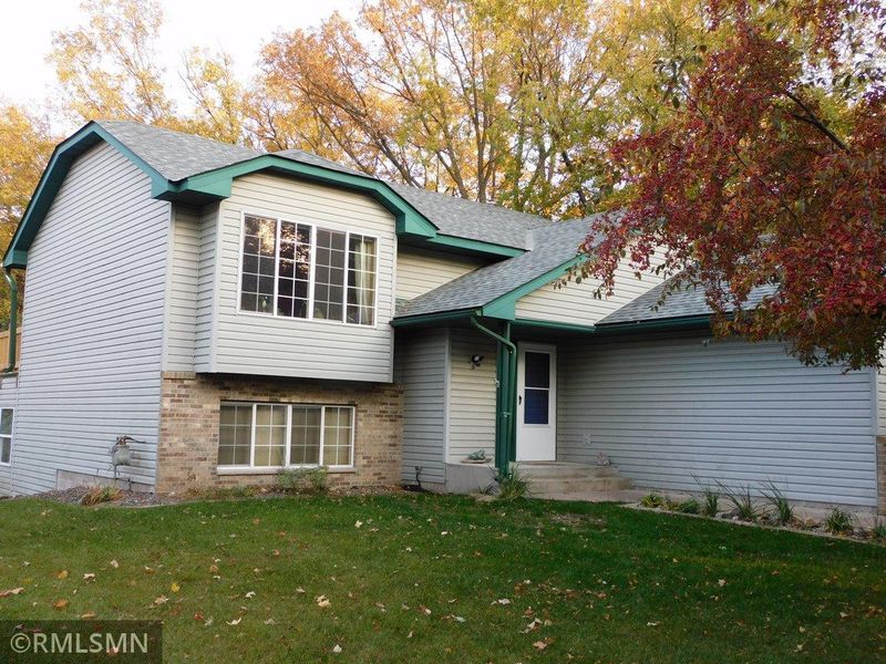 38525 9th Ave, North Branch, MN 55056
