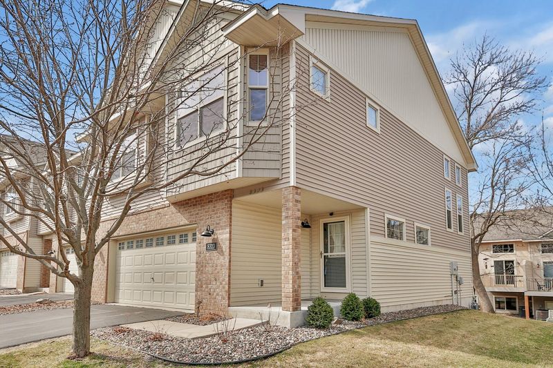 8323 Cedarview Cir, Savage, MN 55378