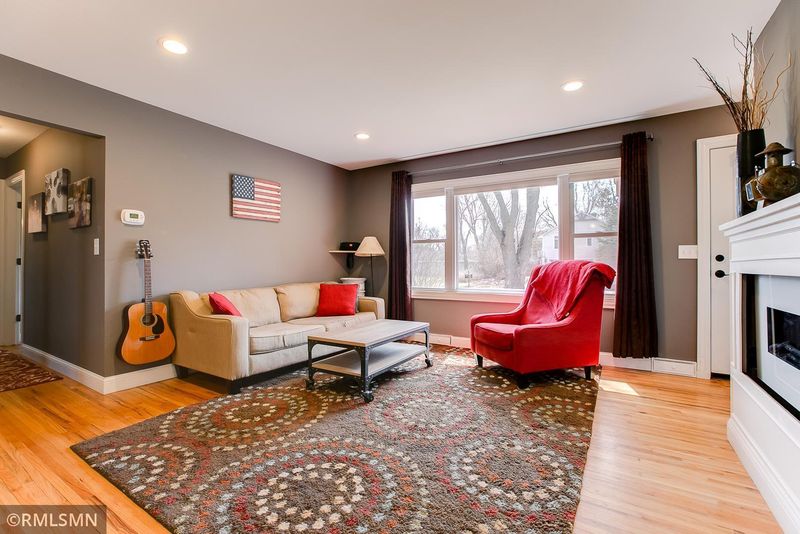 17710 12th Ave N, Plymouth, MN 55447