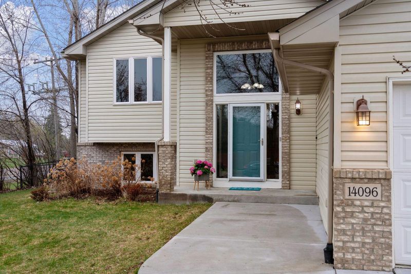 14096 Starlite Dr, Rogers, MN 55374