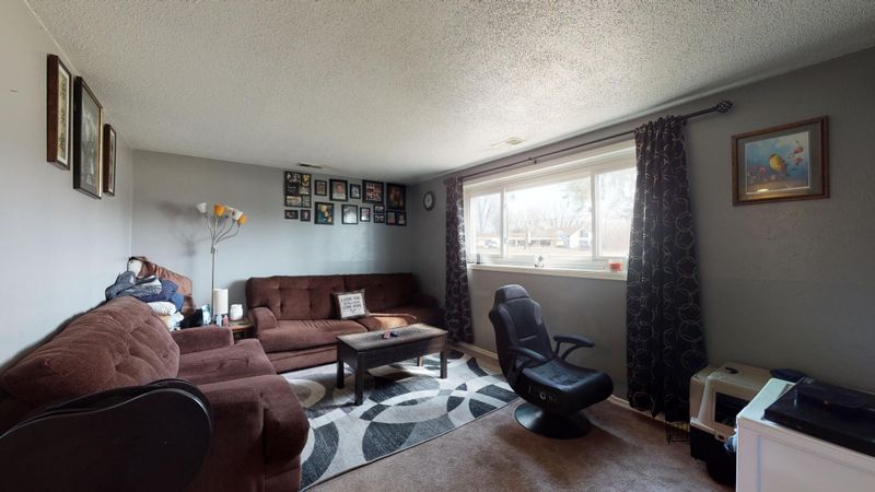 9140 Lexington Ave N, Circle Pines, MN 55014