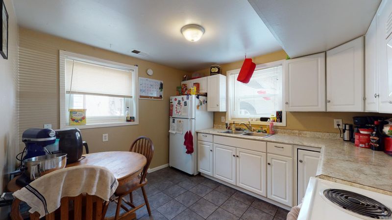 9140 Lexington Ave N, Circle Pines, MN 55014