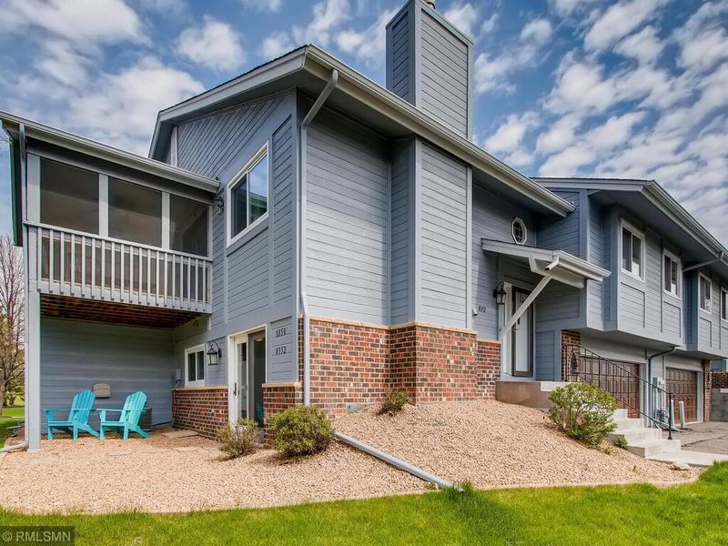 8352 Oakview Ct N, Maple Grove, MN 55369