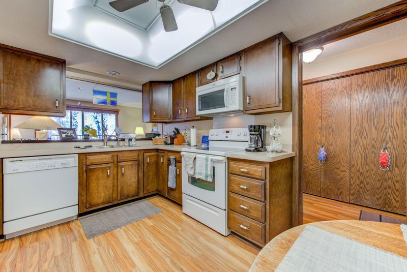 9500 Collegeview Rd #107, Bloomington, MN 55437
